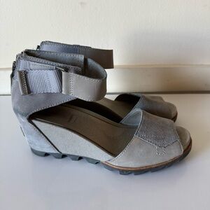 Sorel Joanie II Gray Suede Wedge Sandals  Size 9.5
